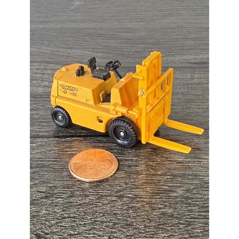 Vintage TOMICA 1974 KOMATSU FORKLIFT FD30 Machine No.48 Yellow TOMY JAPAN 1/56